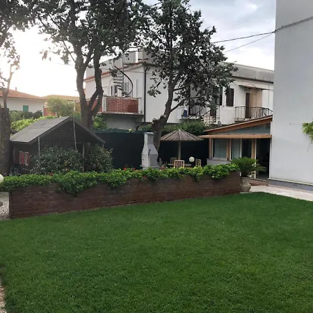 Shell House, Casa Con Ampio Giardino A 100M Dal Mare Villa Marcelli Exterior photo